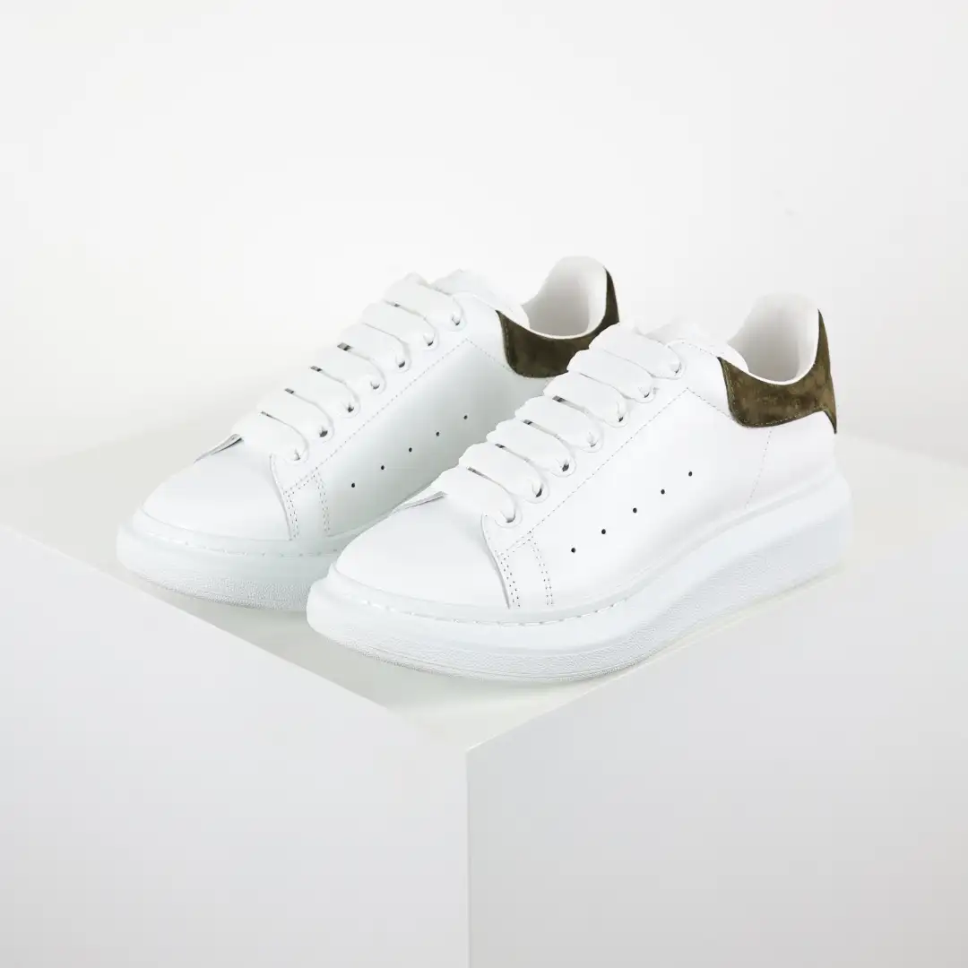 Alexander McQueen White/Olive Green Suede Heel Sneakers - Image 3