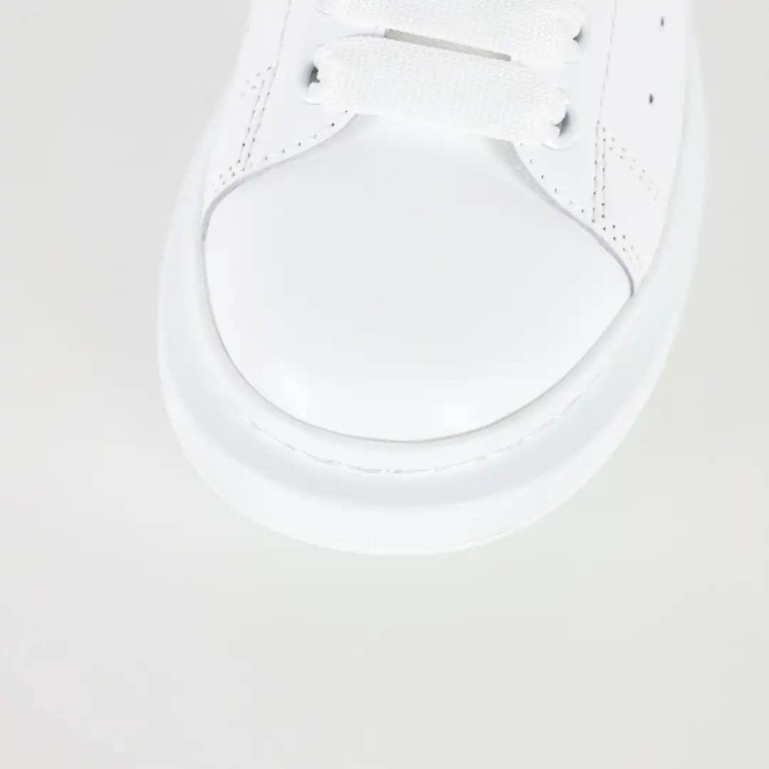 Alexander McQueen White/Olive Green Suede Heel Sneakers - Image 4