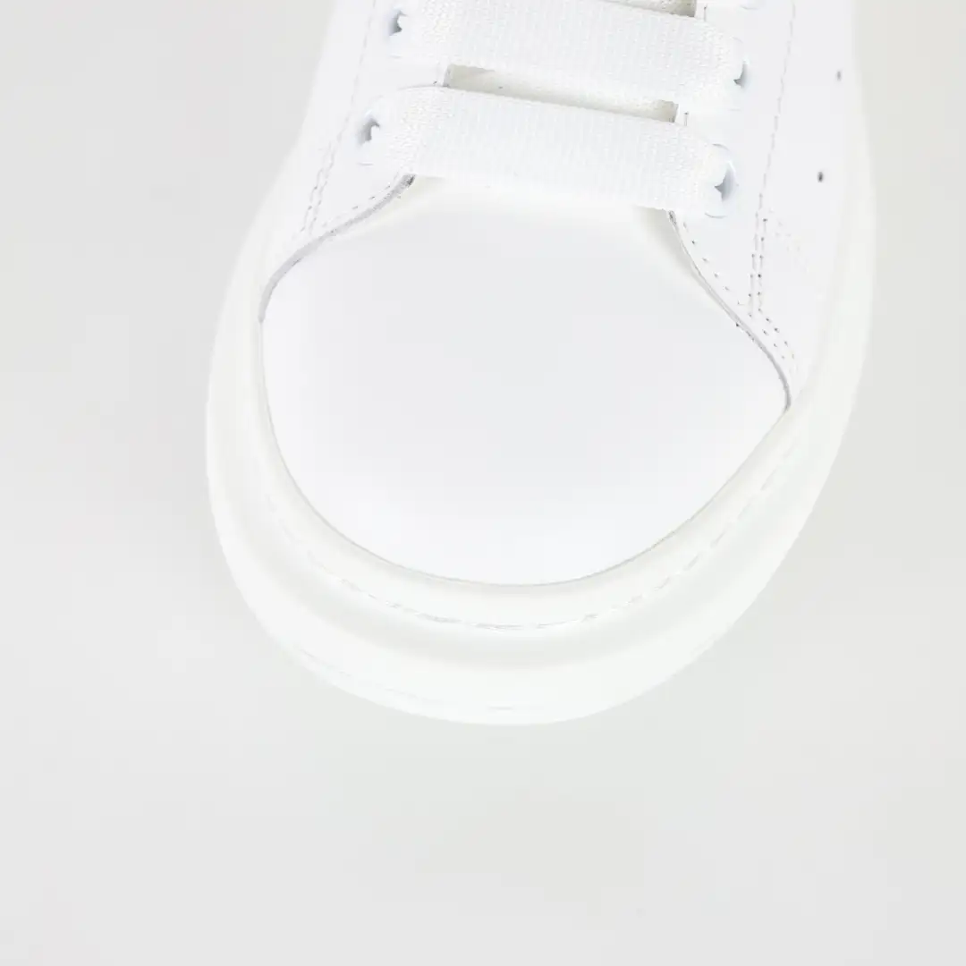 Alexander McQueen White/Black Glossy Heel Sneakers - Image 7