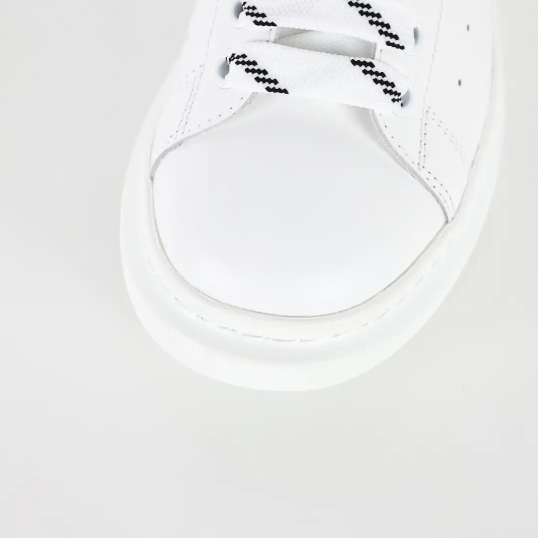 Alexander McQueen White/Black Trim Sneakers - Image 7