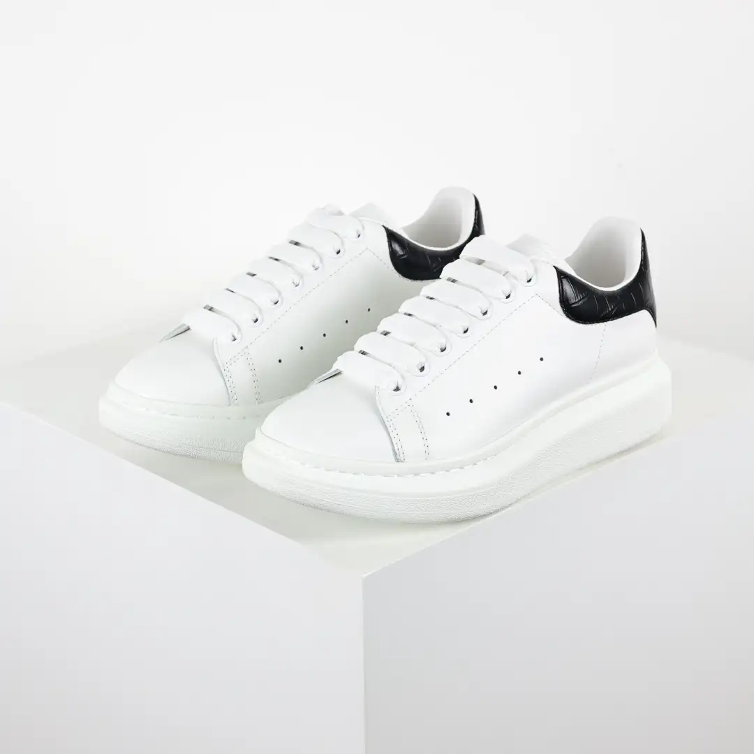 Alexander McQueen White/Black Croc-Embossed Sneakers - Image 4