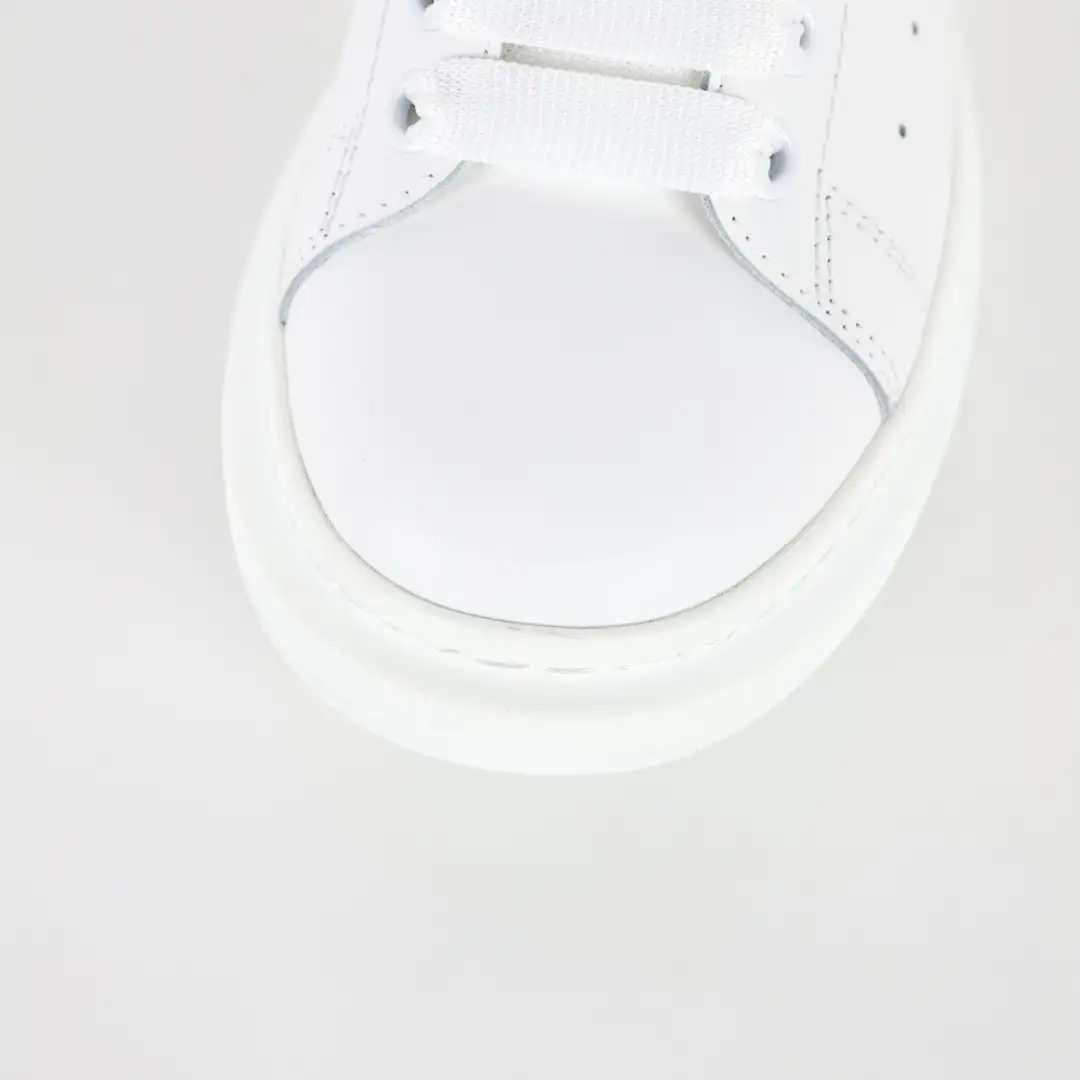 Alexander McQueen White/Black Croc-Embossed Sneakers - Image 7
