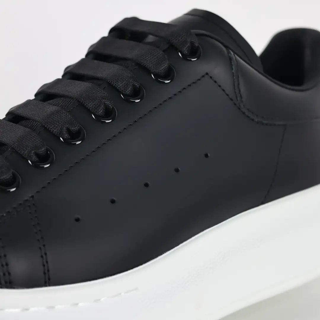 Alexander McQueen Black/White Sneakers - Image 6