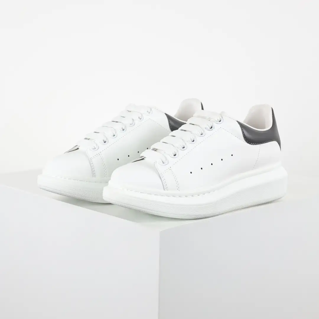 Alexander McQueen White/Grey Sneakers - Image 3