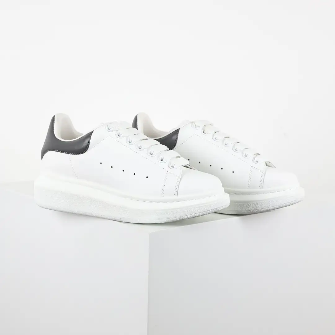 Alexander McQueen White/Grey Sneakers - Image 2