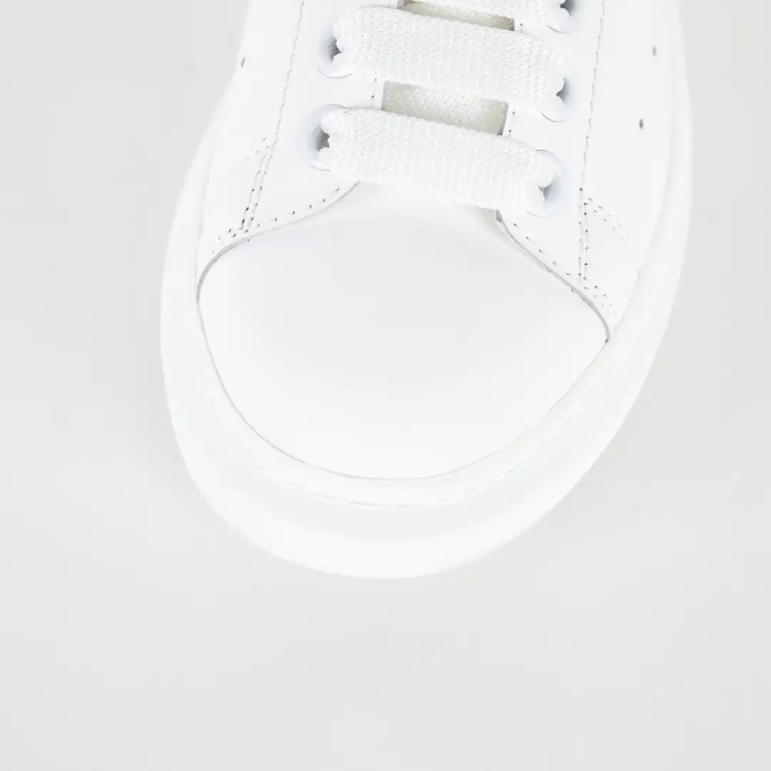 Alexander McQueen White/Grey Sneakers - Image 5
