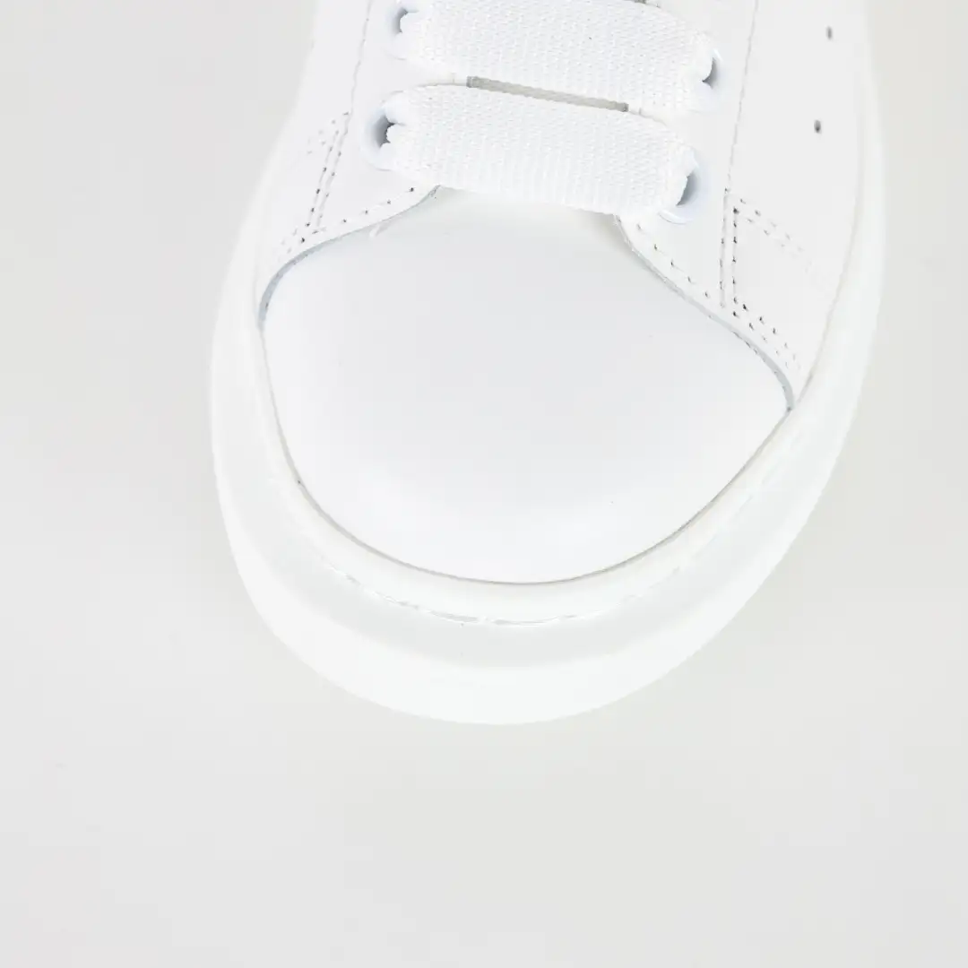 Alexander McQueen White/Black Sneakers - Image 5