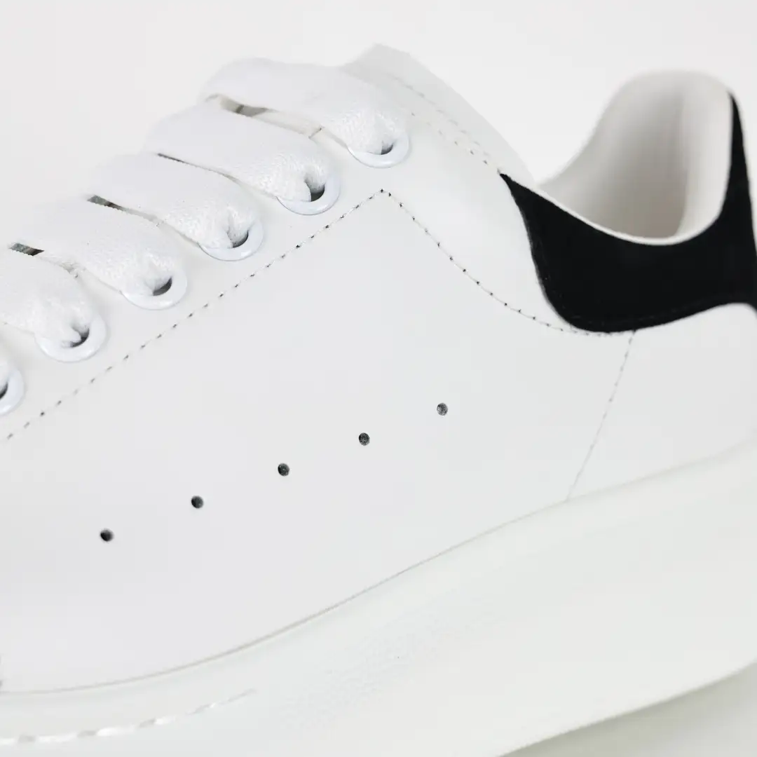 Alexander McQueen White/Black Sneakers - Image 7