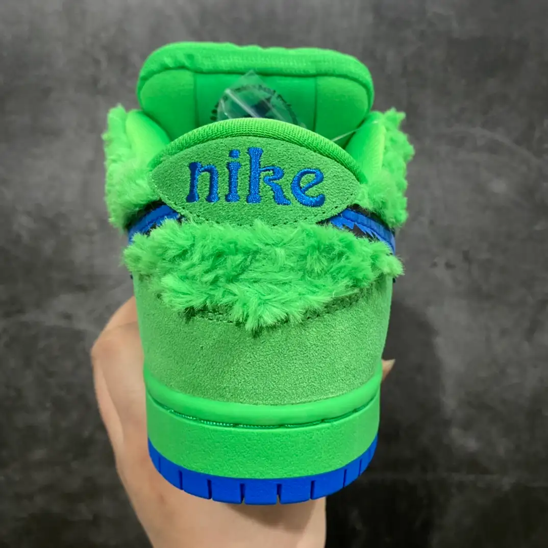 Grateful Dead x Nike SB Dunk Low Green Bear - Image 2