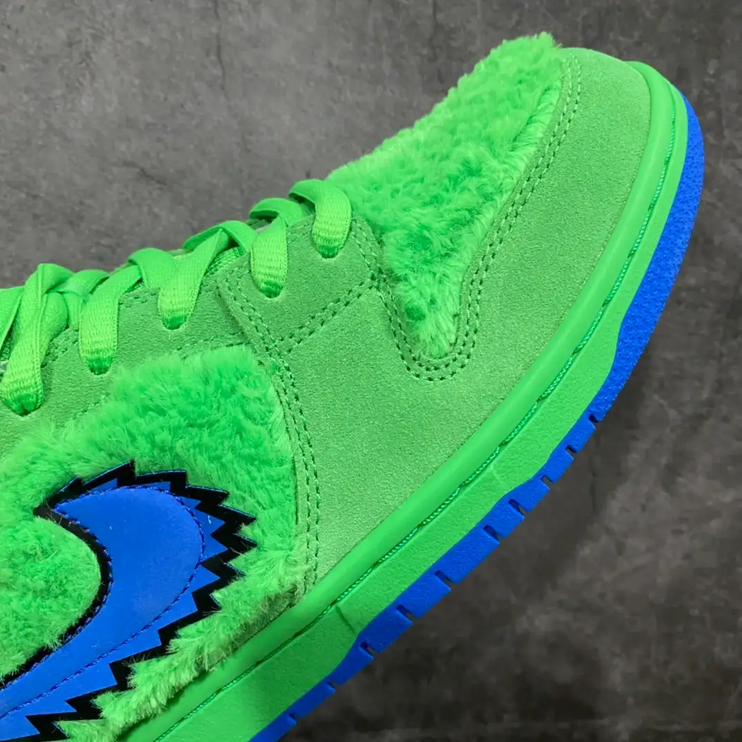 Grateful Dead x Nike SB Dunk Low Green Bear - Image 3