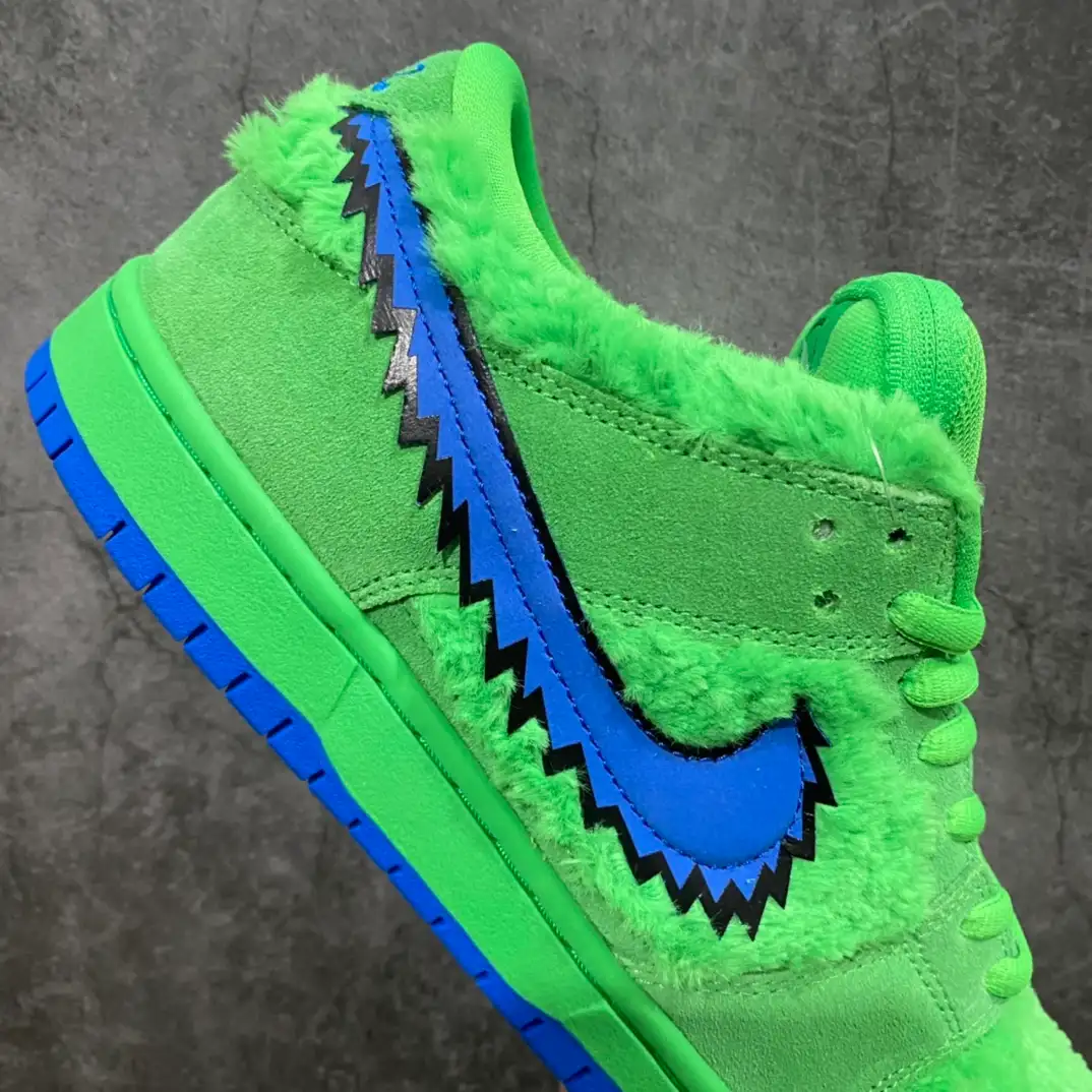 Grateful Dead x Nike SB Dunk Low Green Bear - Image 4