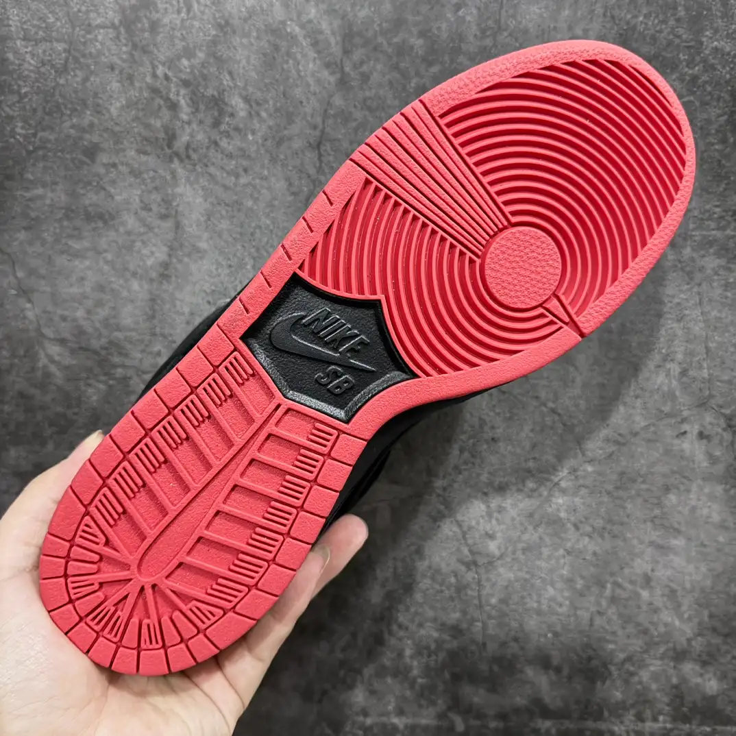 Staple x Nike SB Dunk Low Black Pigeon - Image 9