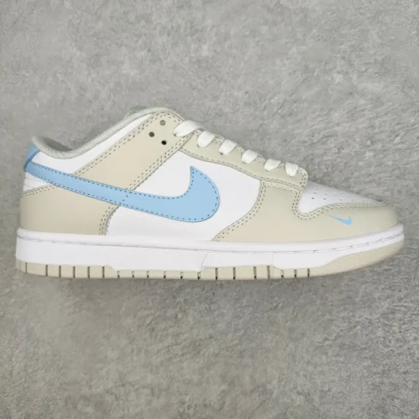 Nike Dunk Low Sneakers