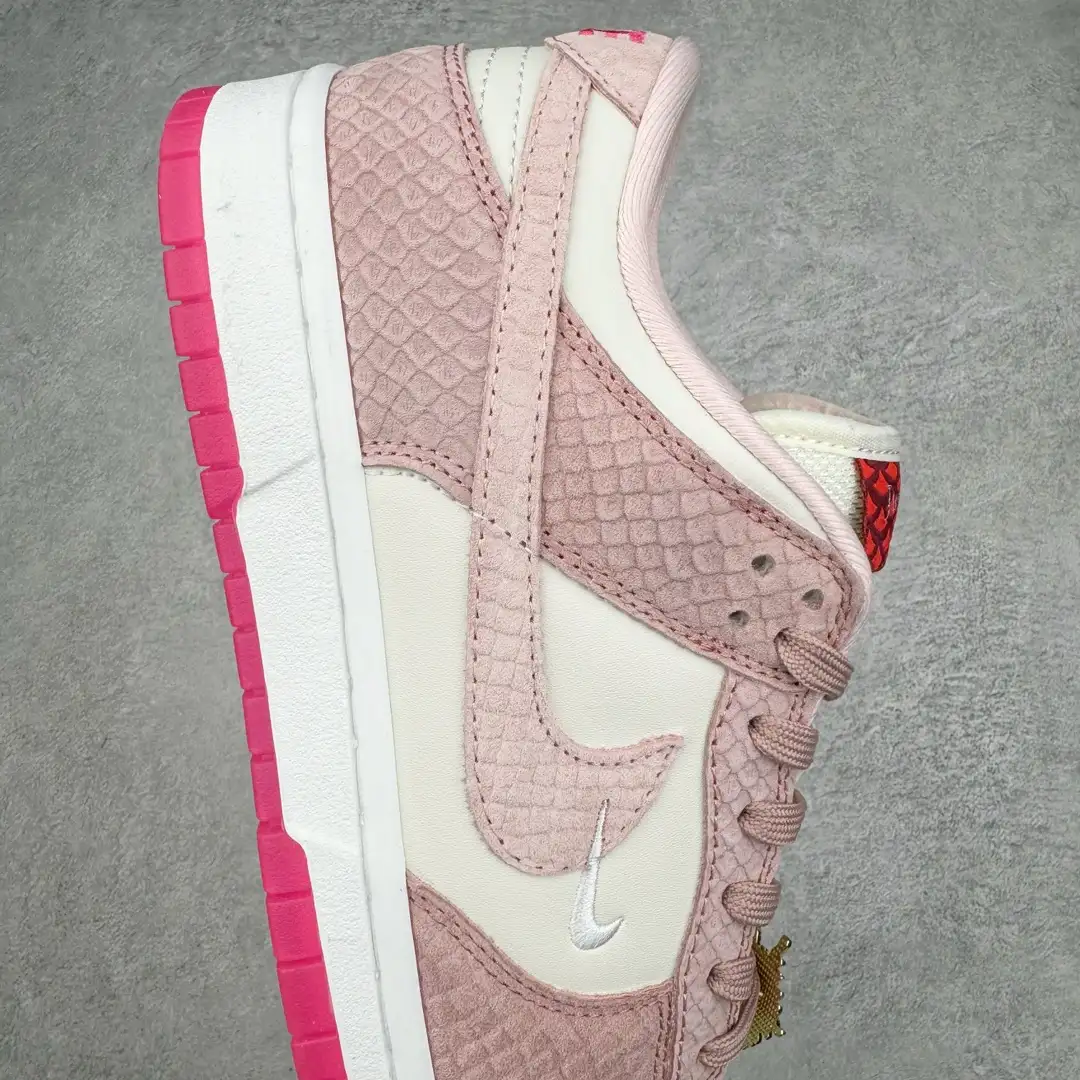 Nike Dunk Low Sneakers - Image 3