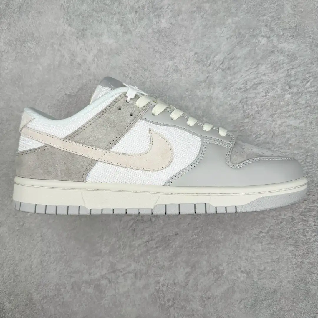 Nike Dunk Low Sneakers - Image 1