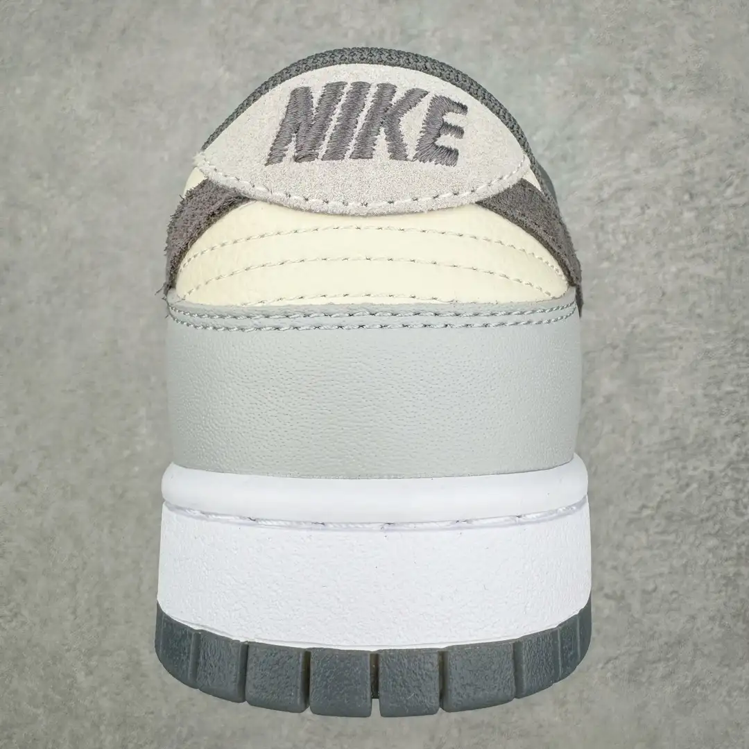 Nike Dunk Low Sneakers - Image 2