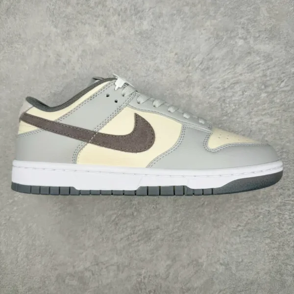 Nike Dunk Low Sneakers