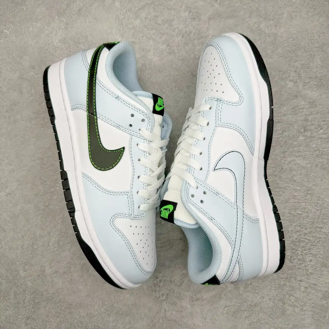 Nike Dunk Low Sneakers - Image 4
