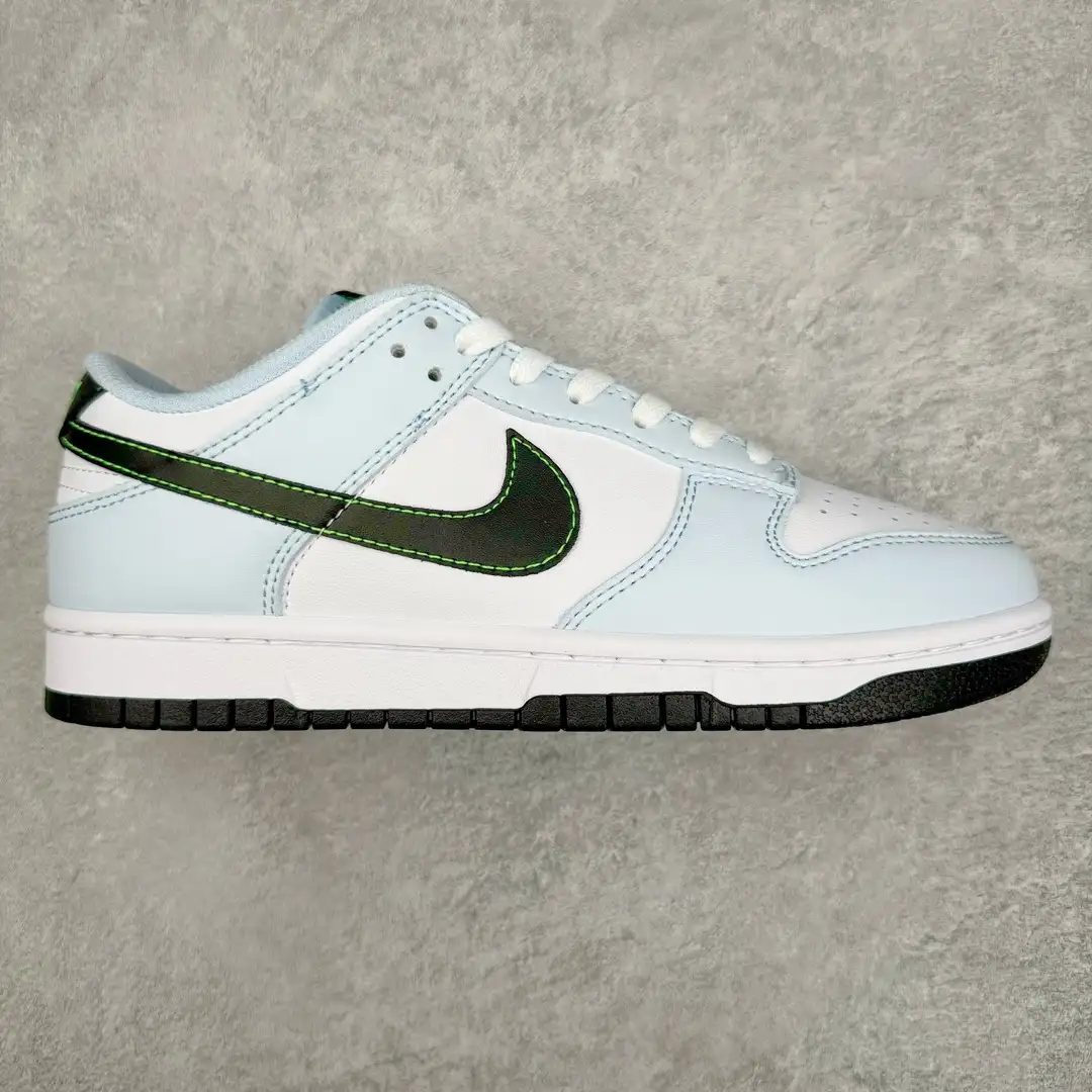 Nike Dunk Low Sneakers - Image 1