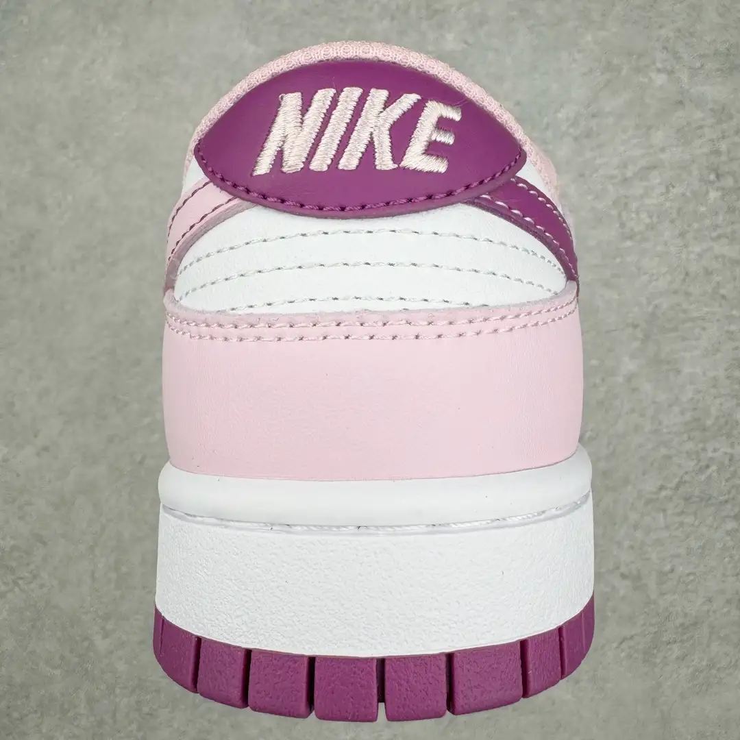Nike Dunk Low Sneakers - Image 3