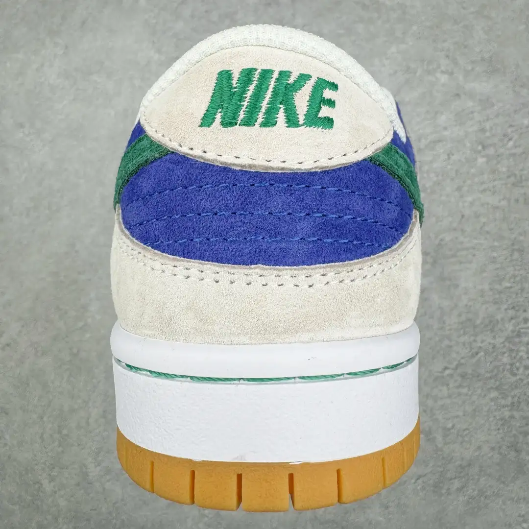 Nike SB Dunk Low Sneakers - Image 6