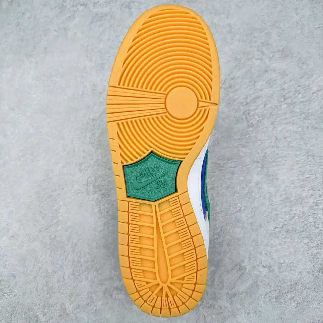 Nike SB Dunk Low Sneakers - Image 9