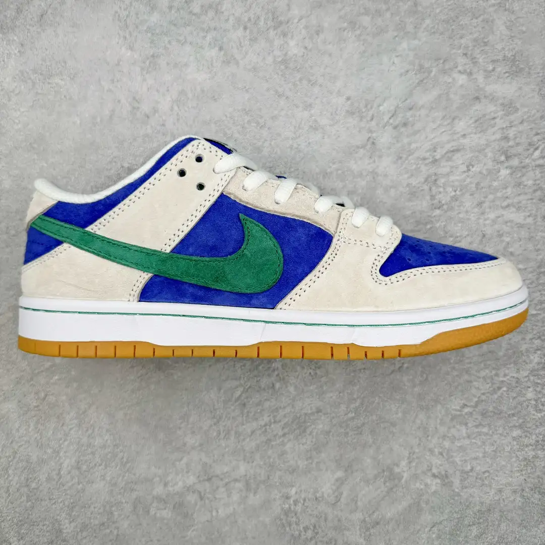 Nike SB Dunk Low Sneakers - Image 1