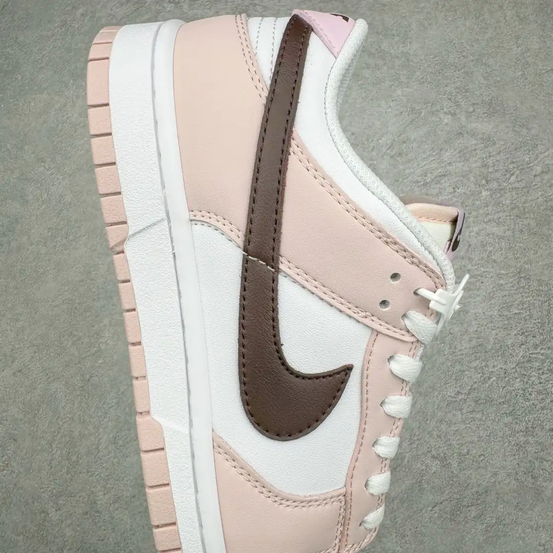 Nike Dunk Low Sneakers - Image 3