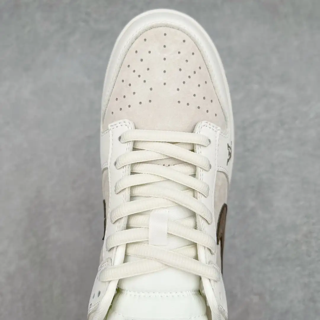 Nike Dunk Low Sneakers - Image 4