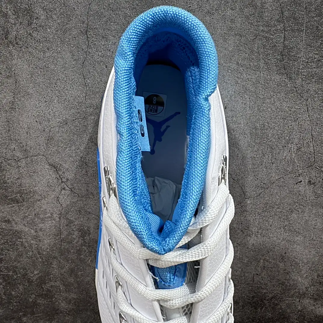 Air Jordan 17 Low Lightning Sneakers - Image 3