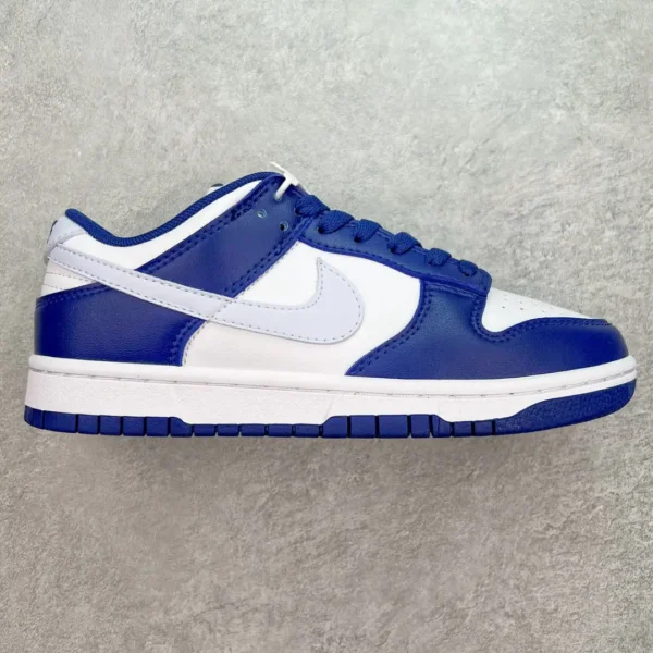 Nike Dunk Low Sneakers