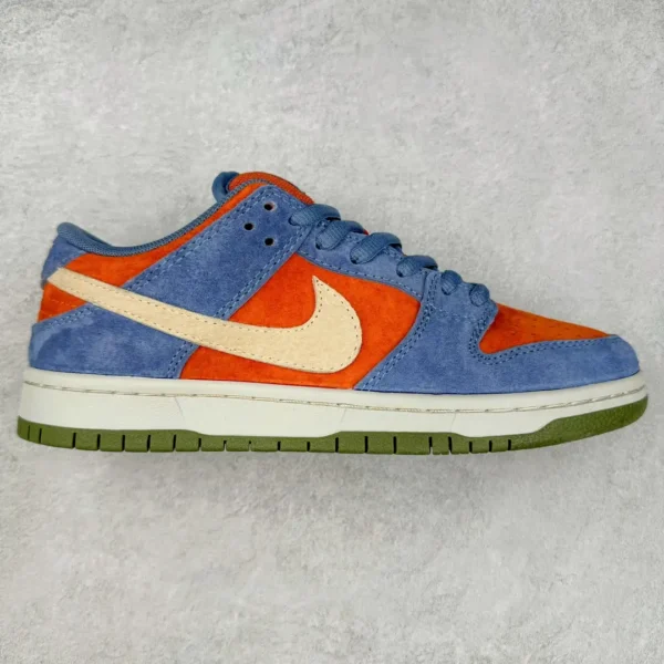 Nike SB Dunk Low Sneakers