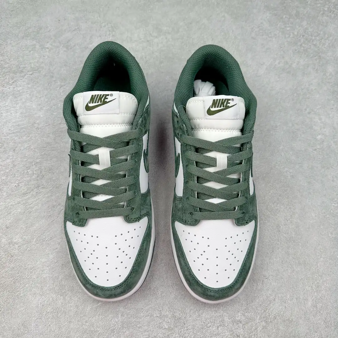 Nike Dunk Low Sneakers - Image 3