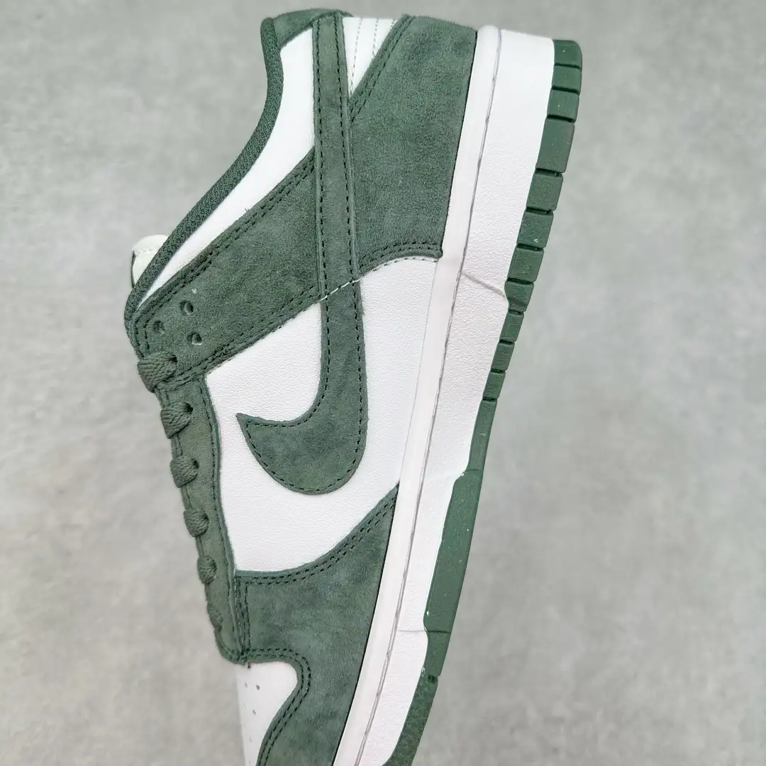 Nike Dunk Low Sneakers - Image 9