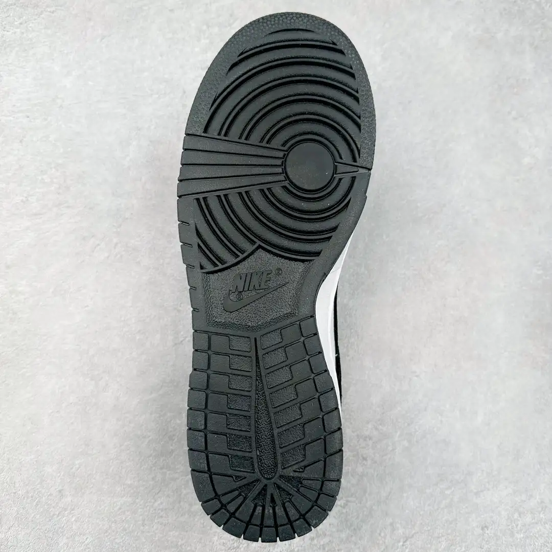Nike Dunk Low Sneakers - Image 6