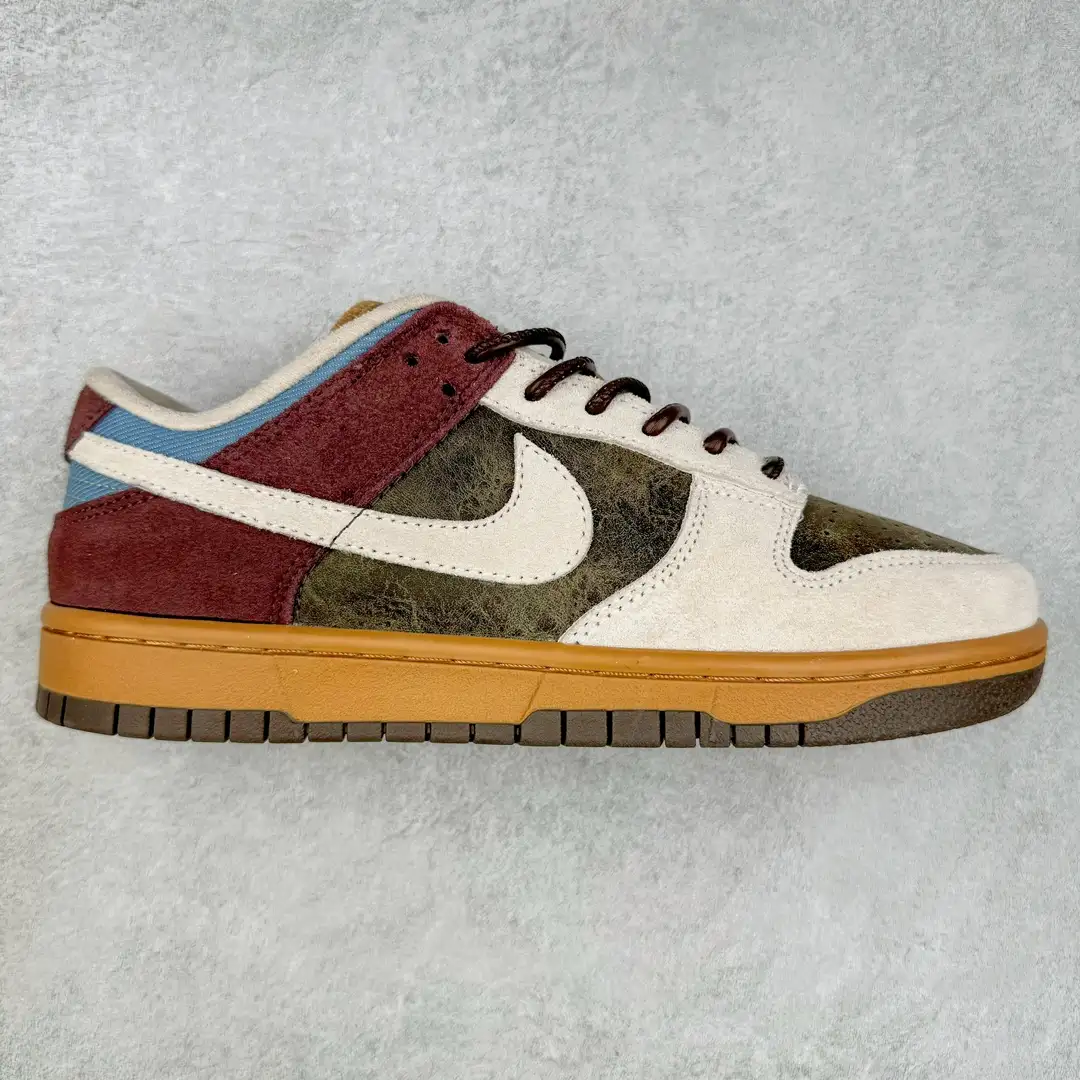 Nike Dunk Low Sneakers - Image 1