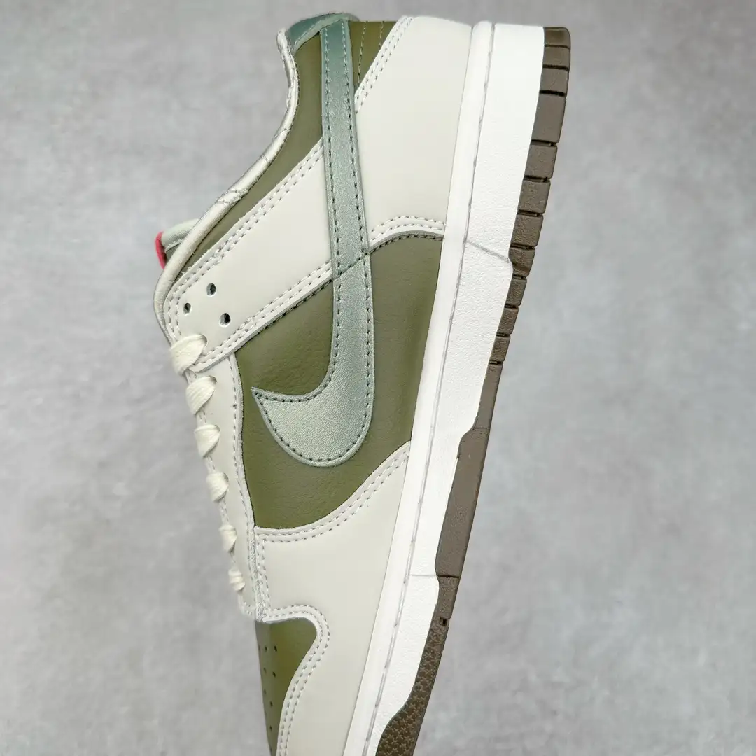 Nike Dunk Low Sneakers - Image 3