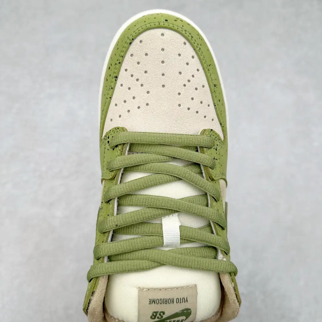 Nike SB Dunk Low Sneakers - Image 9
