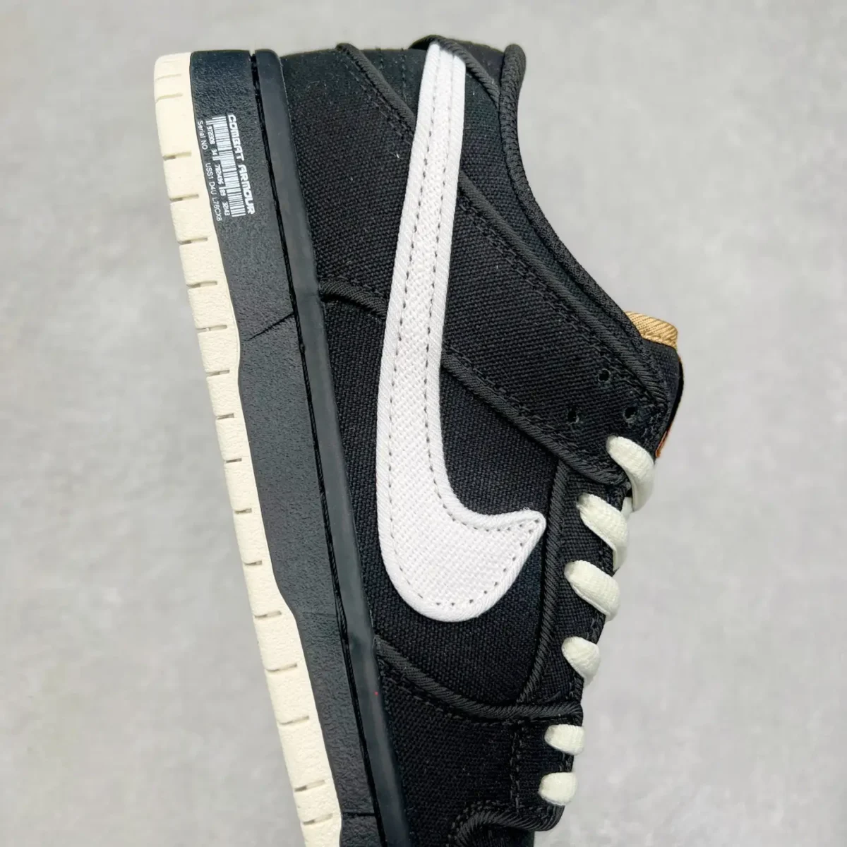 Nike SB Dunk Low Sneakers - Image 2
