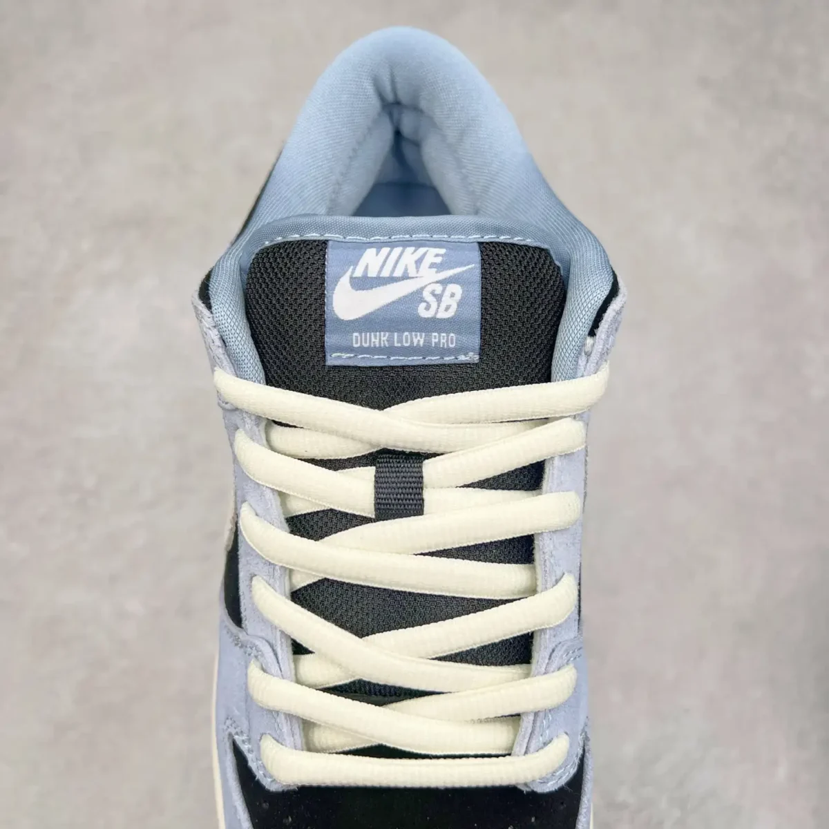 Nike SB Dunk Low Sneakers - Image 4
