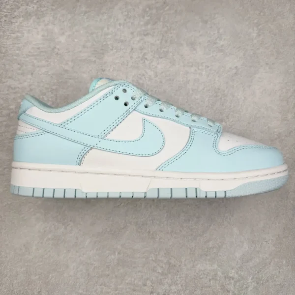 Nike Dunk Low Sneakers