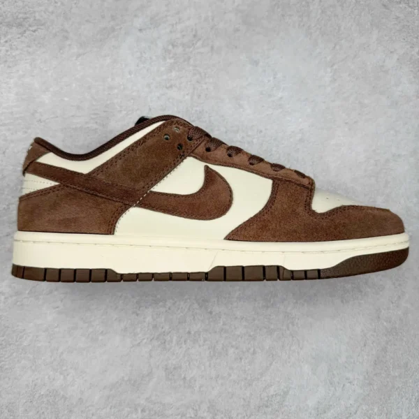 Nike Dunk Low Sneakers