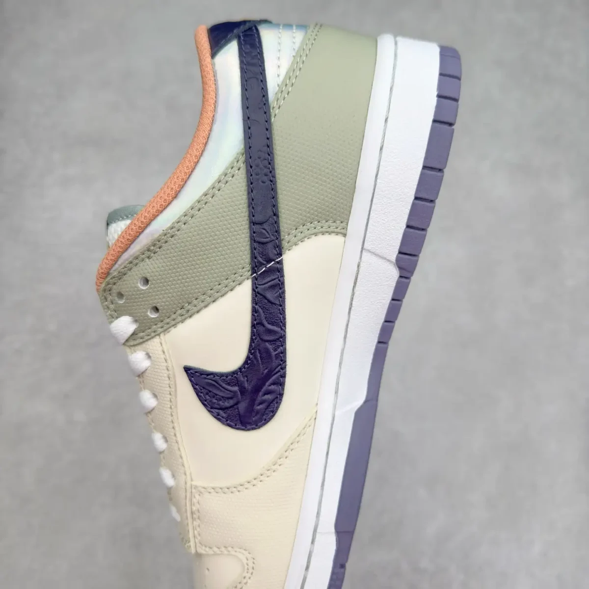 Nike Dunk Low Sneakers - Image 4