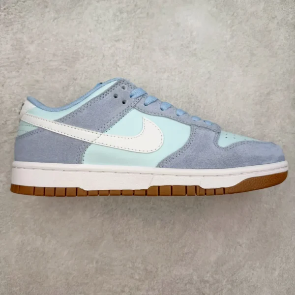 Nike Dunk Low Sneakers
