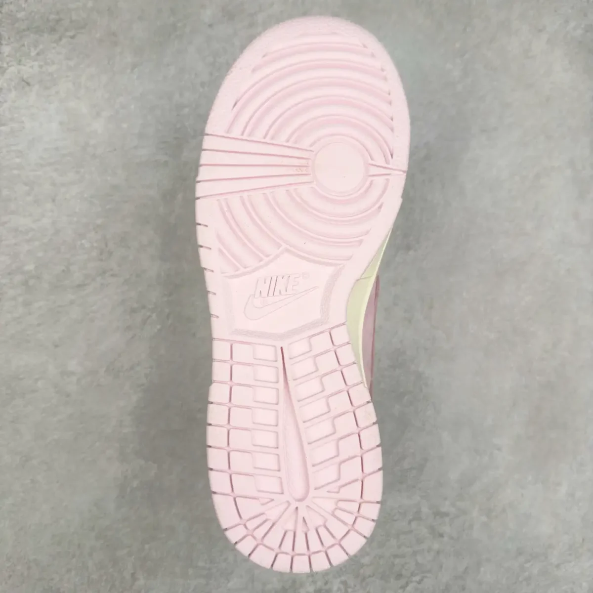 Nike Dunk Low Sneakers - Image 9