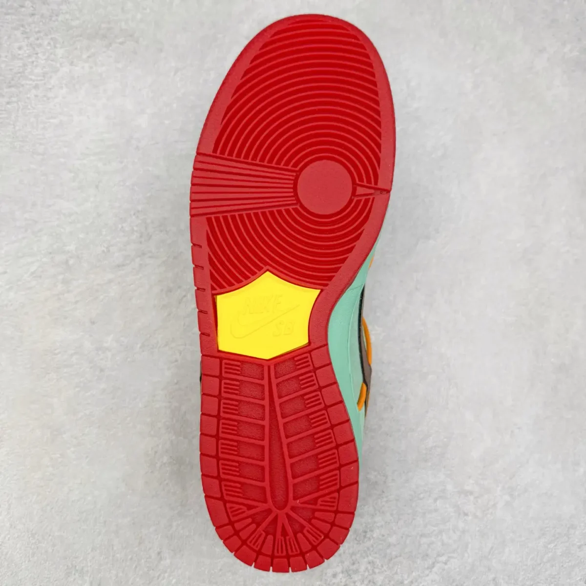 Nike SB Dunk Low Sneakers - Image 7