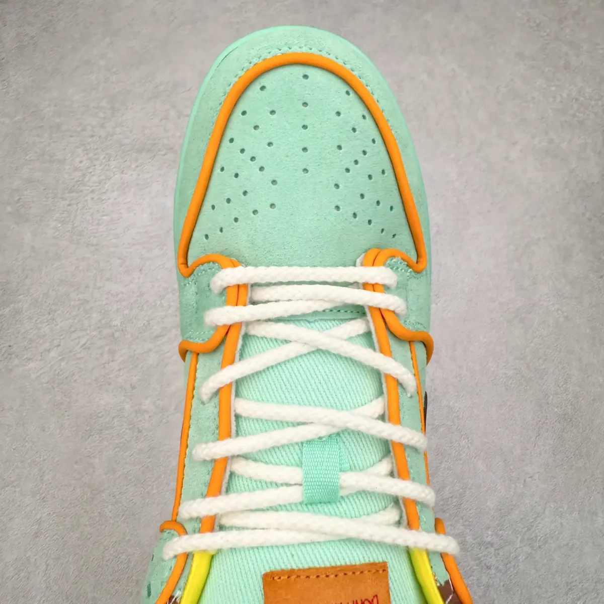 Nike SB Dunk Low Sneakers - Image 6