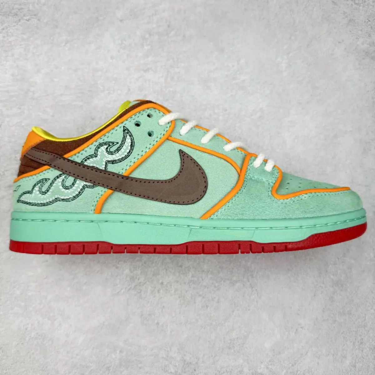 Nike SB Dunk Low Sneakers - Image 1