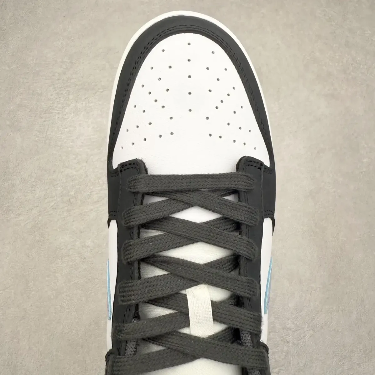 Nike Dunk Low Sneakers - Image 2