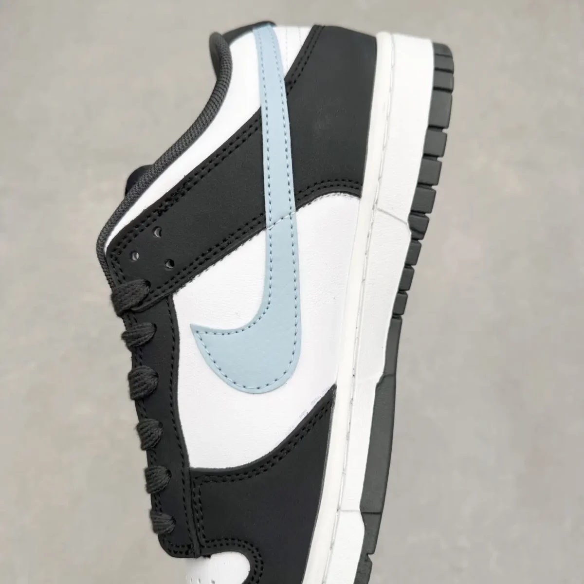 Nike Dunk Low Sneakers - Image 8